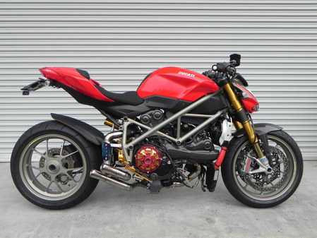 DUCATI Streetfighter